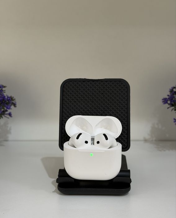 Наушники AirPods 4