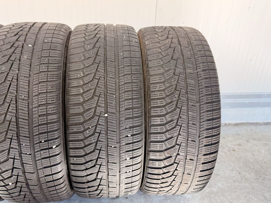 215/45/17 зимни гуми HANKOOK winter i*cept evo2