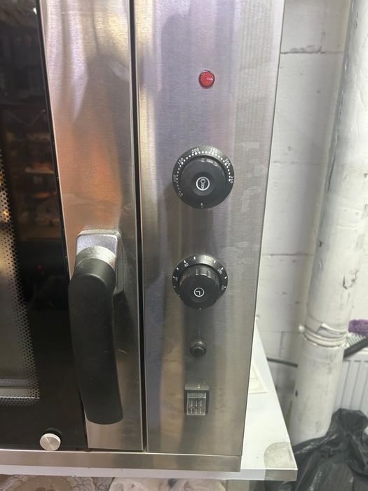 Пароконвекционая печь