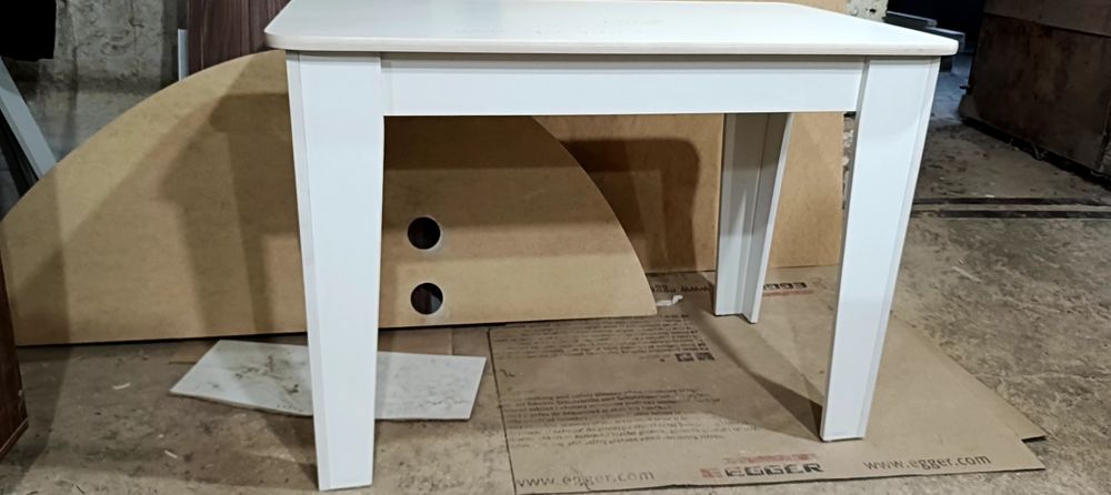 Продам стол новый