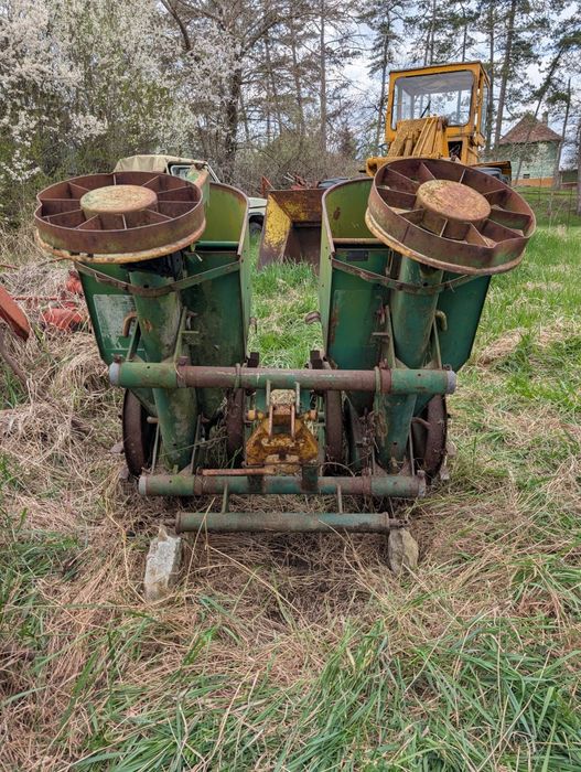 Masină de plantat cartofi