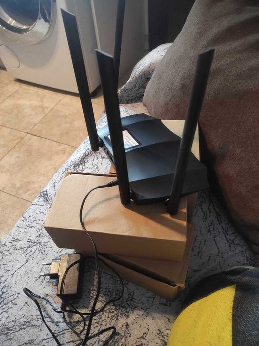 Tenda Безжичен рутер AC6, AC1200, Wi-Fi, 4 порта, 4 антени - 300 Mbps