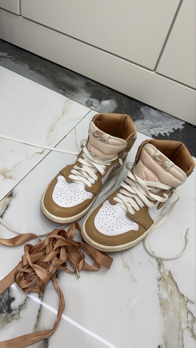 Кроссы Nike за 30000 тг