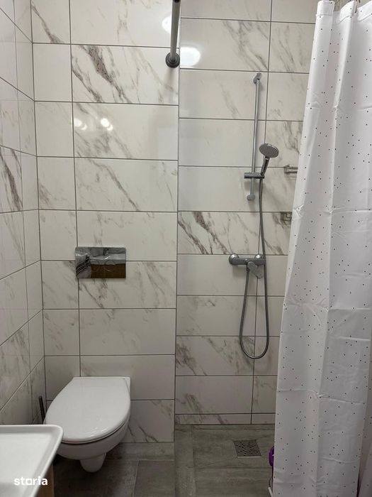 Garsoniera Ghimbav luminoasa spatioasa bloc nou cu loc parcare inclus