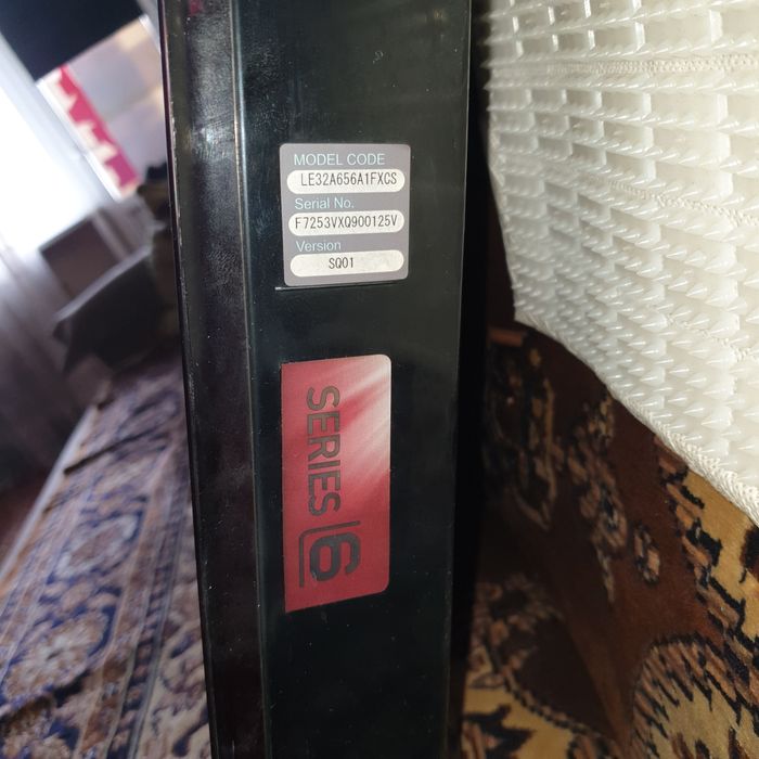 Продам на запчасти телевизор