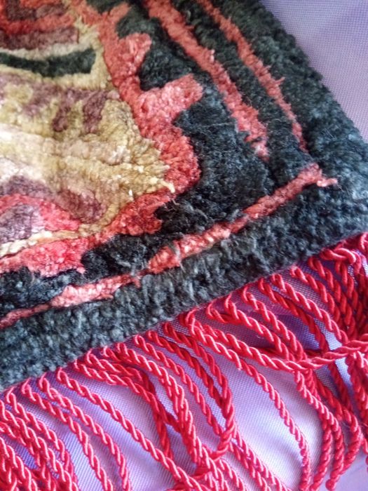 Ковор с ресни от социализма