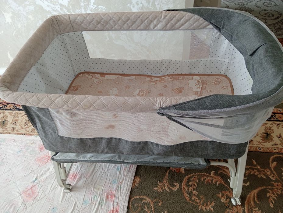 Продам манеж б/у