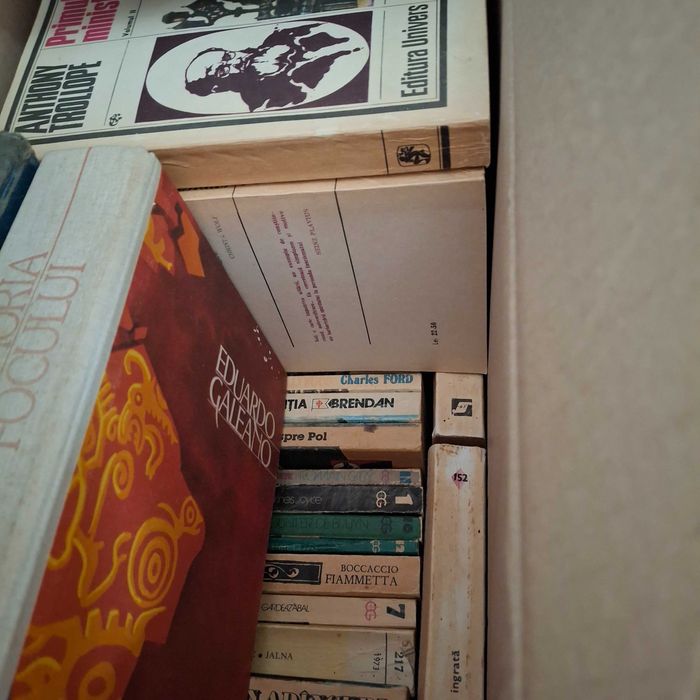 Urgent Carti de citit la cutie