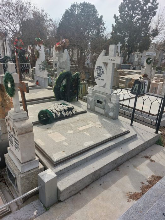 Locuri  de veci la sf constanin din Braila ,