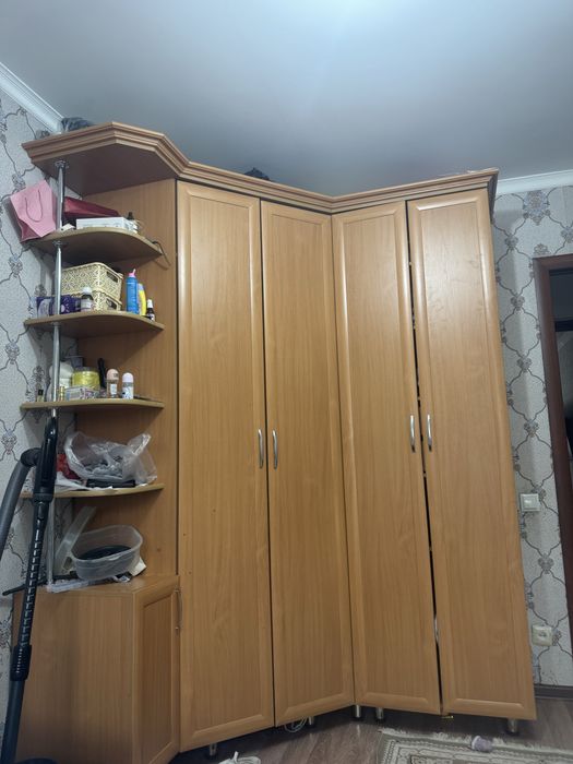 Продам шкаф в хорошом состаяние