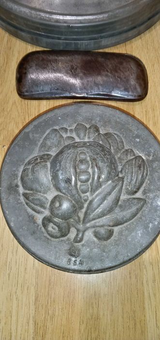 Ретро картини, мраморна ВАЗА, Нощни шкафчета