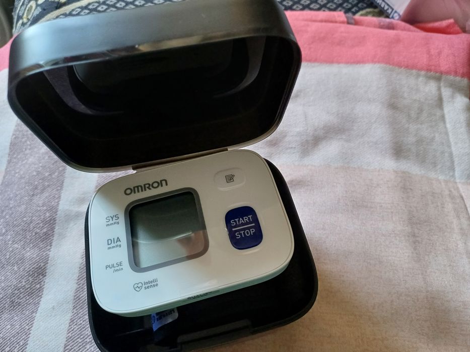 Продам тонометр OMRON