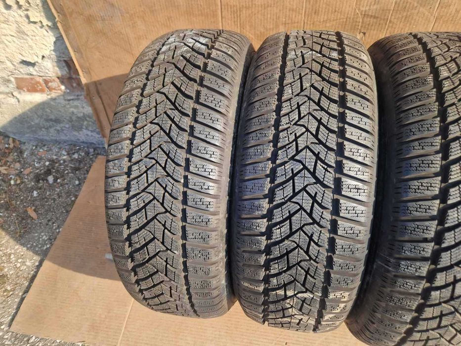 4 Dunlop R16 215/60
Зимни гуми 
DOT3220