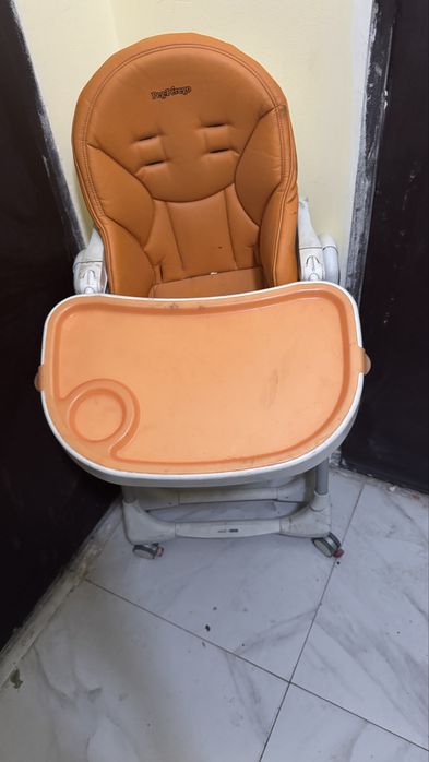 Детское кресло со столиком PegPerego