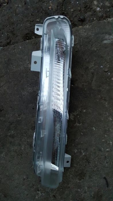 Lumina zi Volvo V40 2012-2016