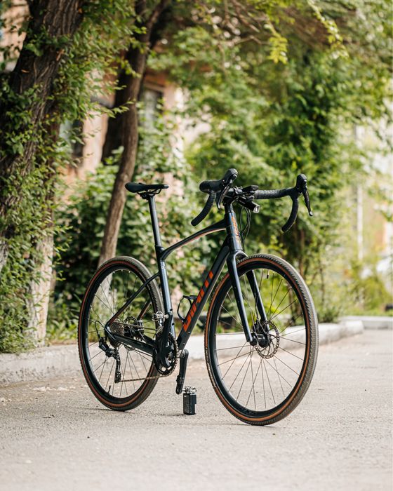 Велосипед Giant Revolt 2