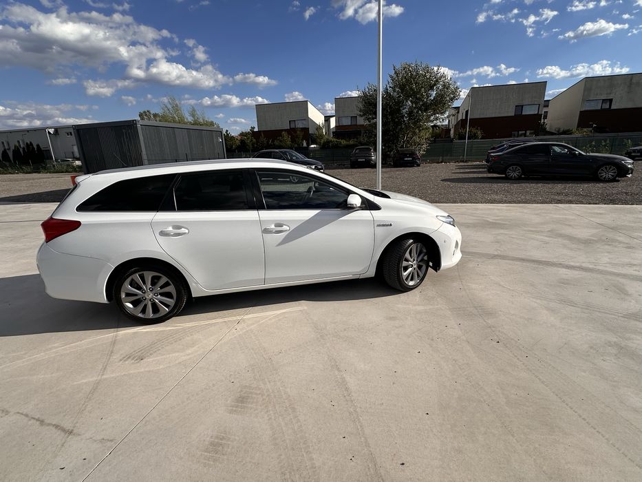 Toyota Auris 1.8 Hybrid Automata