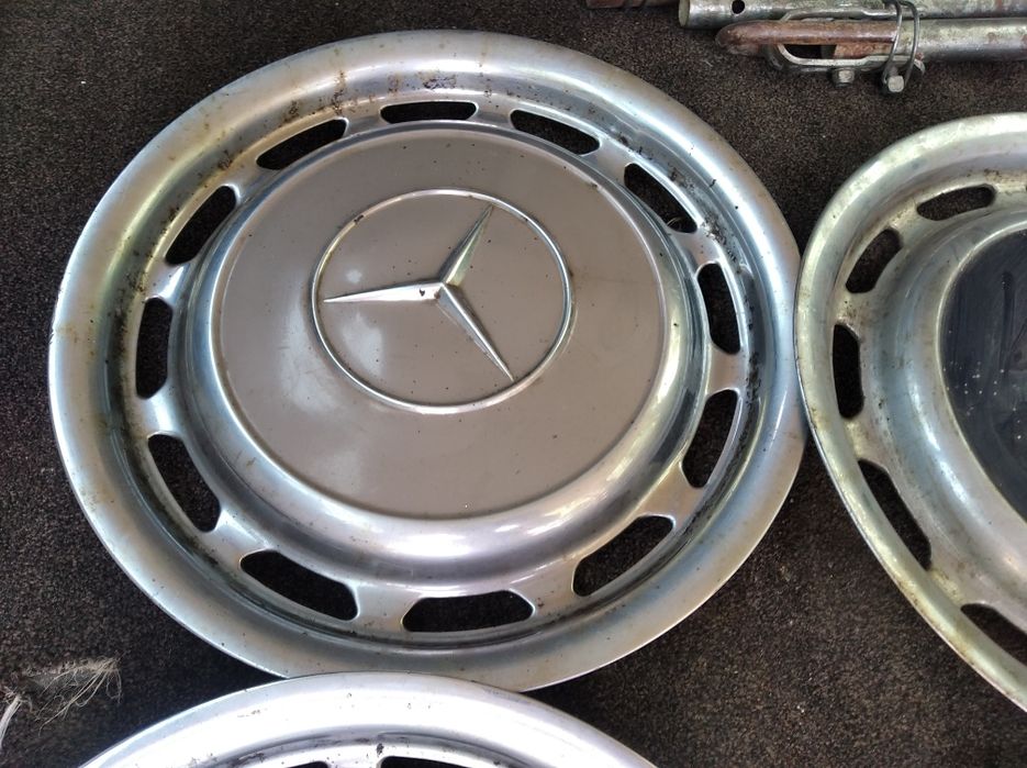 Метални тасове за Мерцедес (ретро)