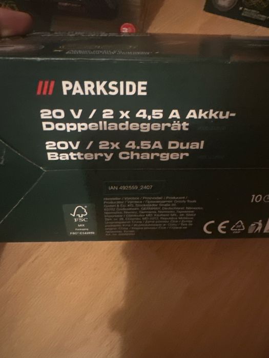 4 броя двойно зарядно Parkside 20V x 4.5A