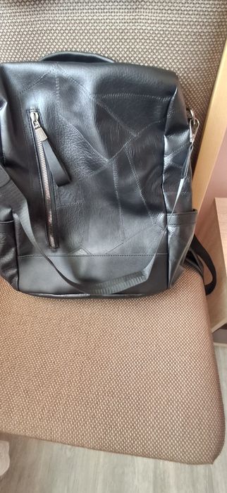 Дамска кожена раница