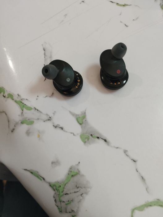 Продам наушники sony 700