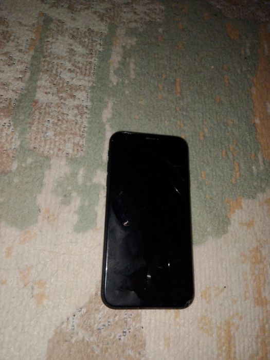 iPhone XR 64GB..