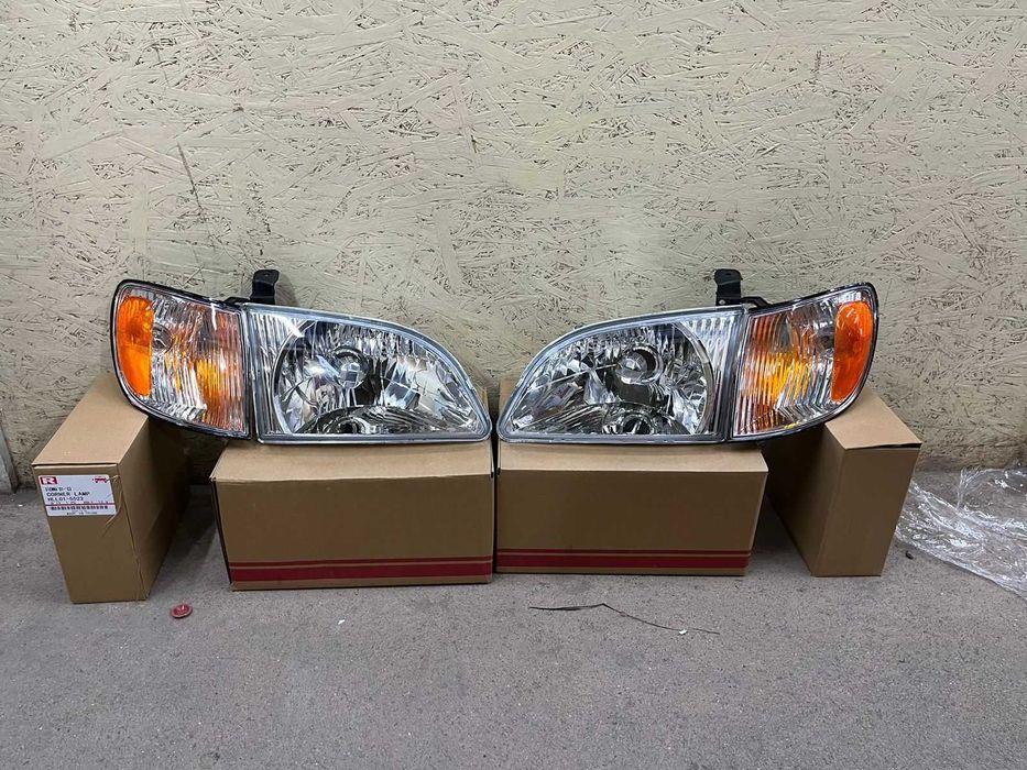 Фара Поворотник на Toyota Sienna 2001- / Тойота Сиенна Сиена 2004
