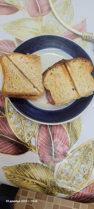 Продам тостерницу Scarlet