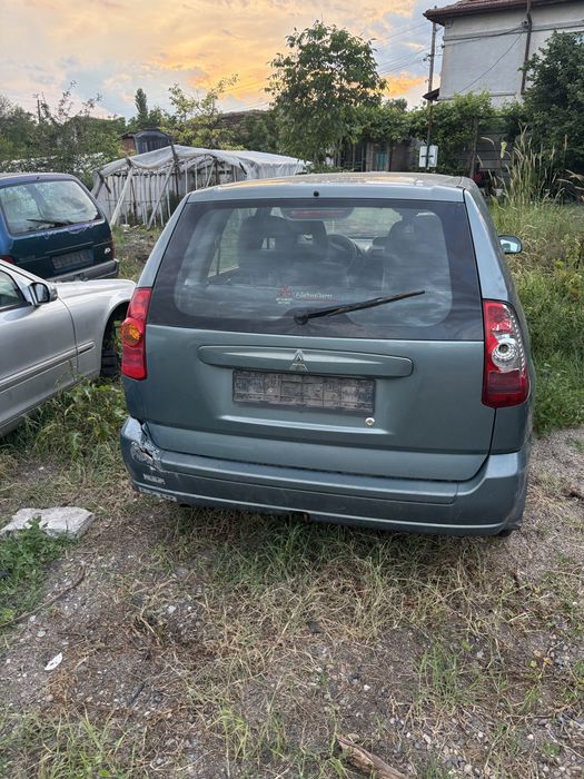Продава се на части Mitsubishi Spce Star 2002