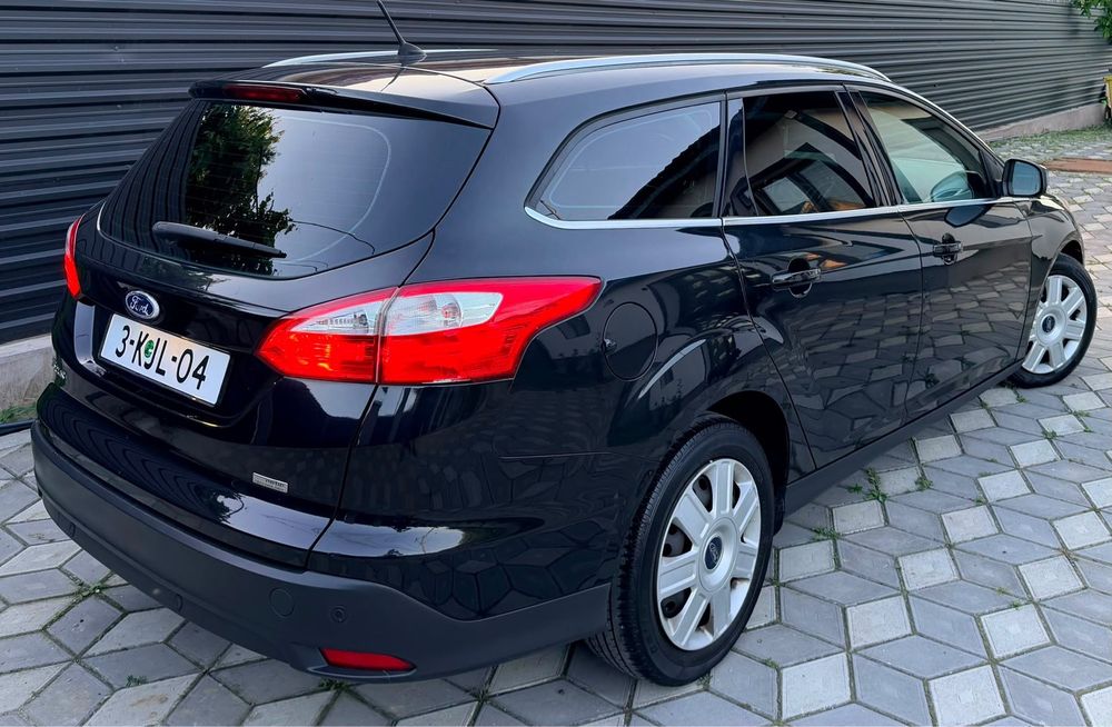 FORD Focus 2013 — imagine 3