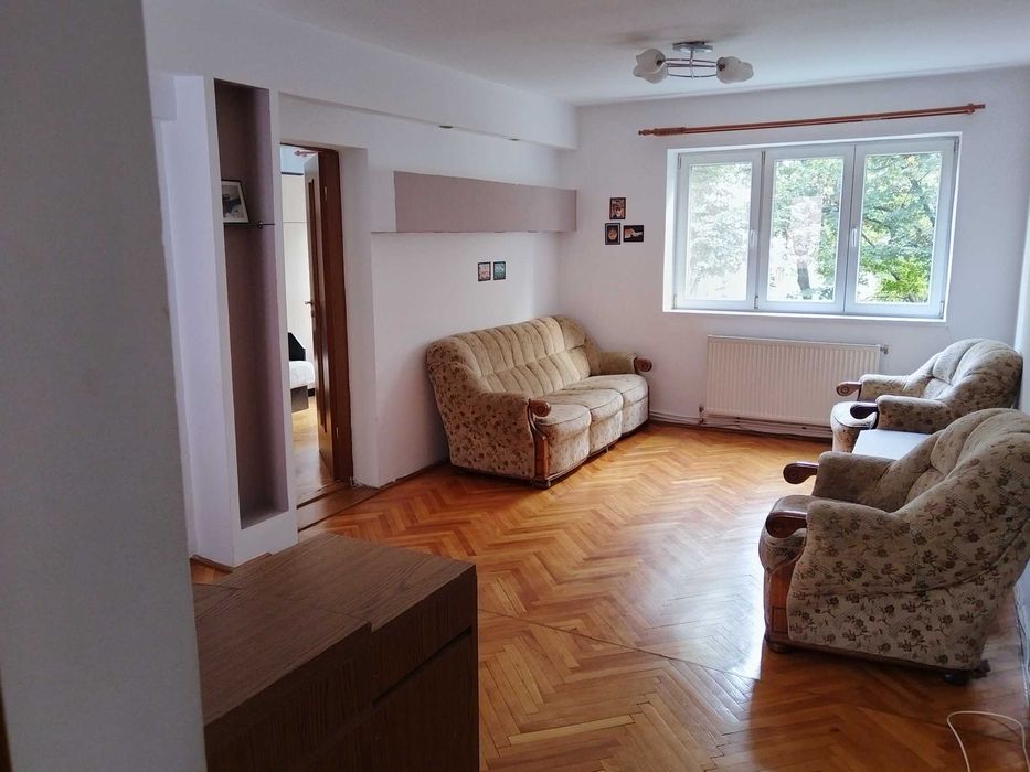Vand apartament 3 camere