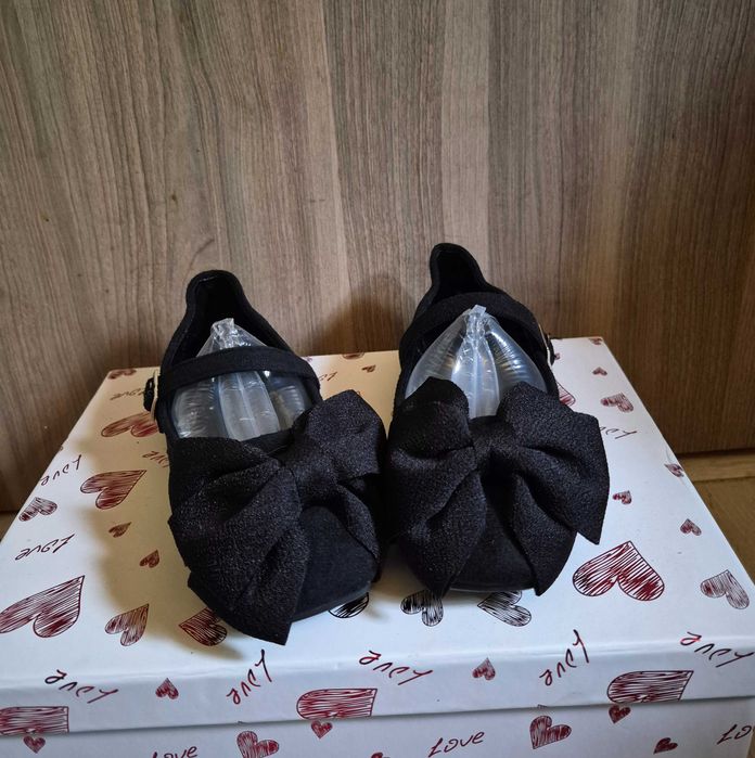 Balerini cu fundițe și scai