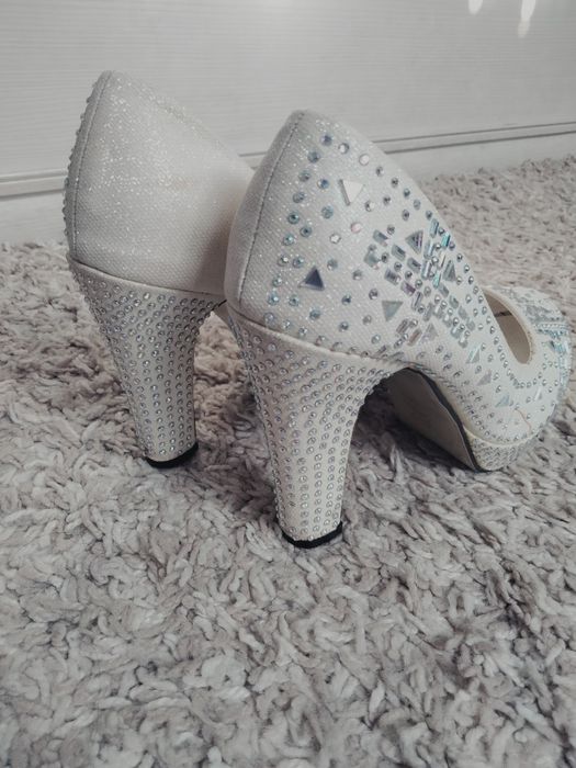 Женские туфли 35 размера