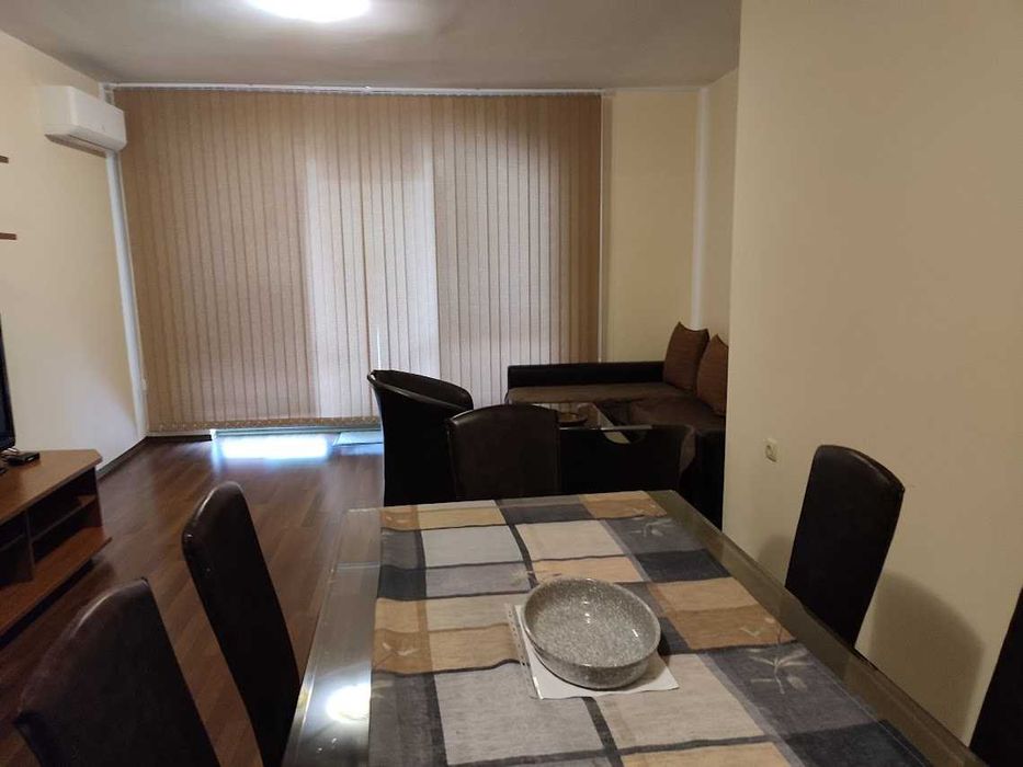 Дава се под наем Двустаен апартамент в Русе, Родина 4 - 90 кв.м за 648.21 € - Снимка #12