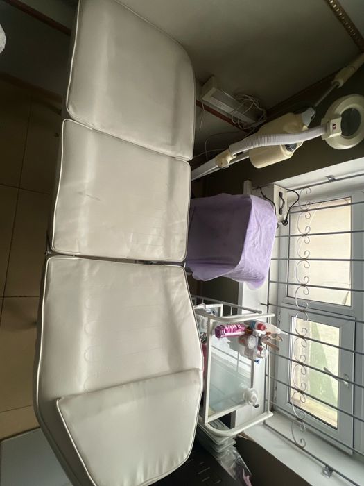 Продаю три кушетки