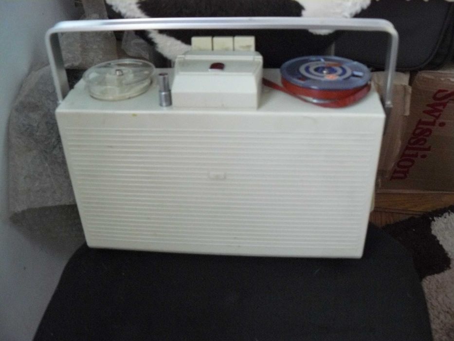 Magnetofon Philips portabil defect mecanic