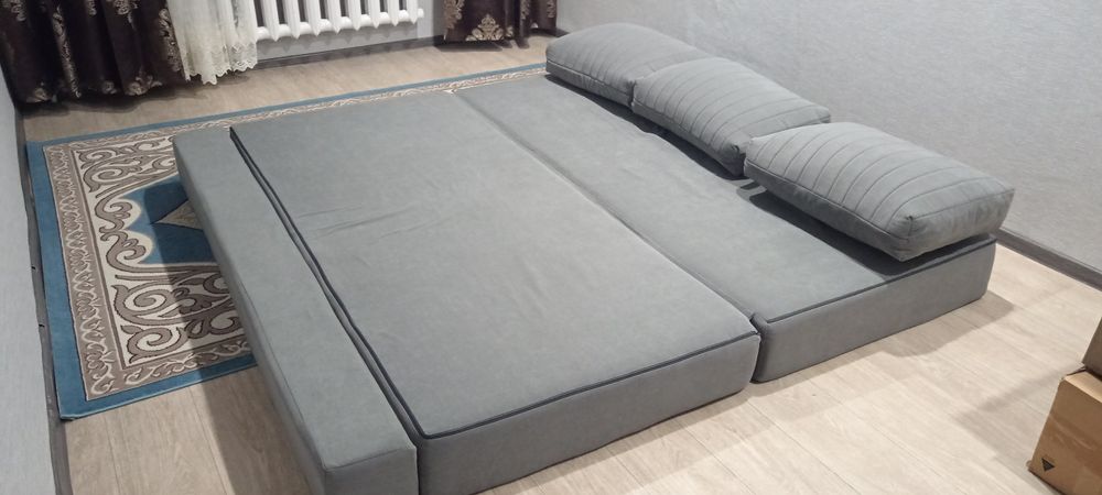 Продам бескаркасный диван