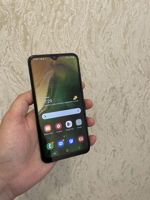 Продам Samsung A10.