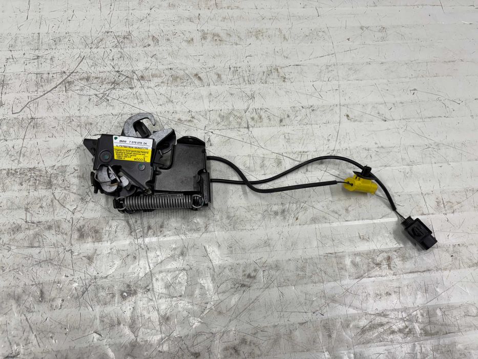 Ключалка с пиропатрон преден капак БМВ Х1 Ф48 Ф46