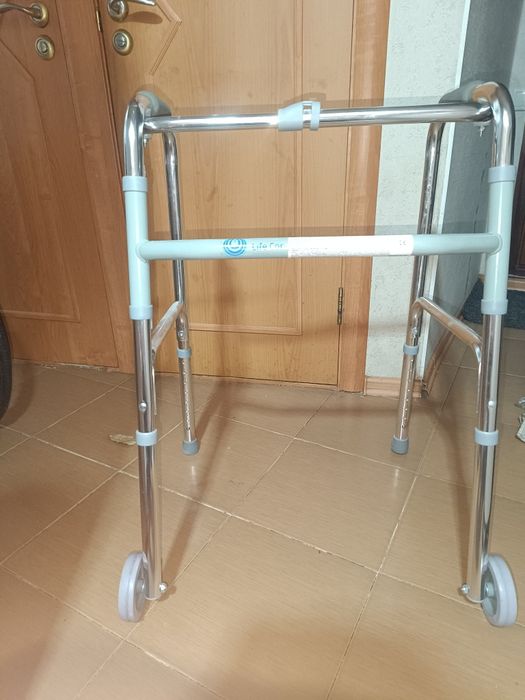 Коляска инвалидная