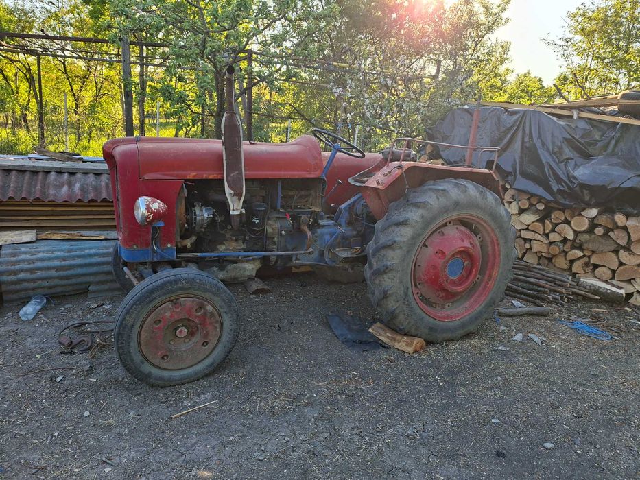 Vând tractor fiat
