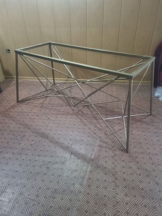 Продам вешалку из металла