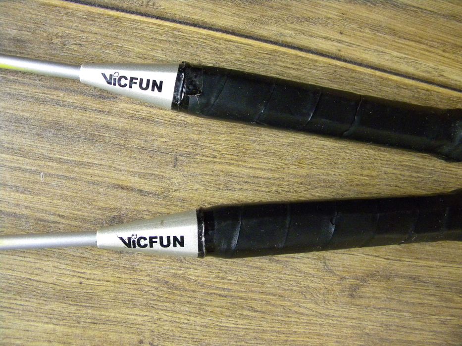 3бр Чисто Нов Качествен Федербал Бадминтон и Чисто Нови Перца