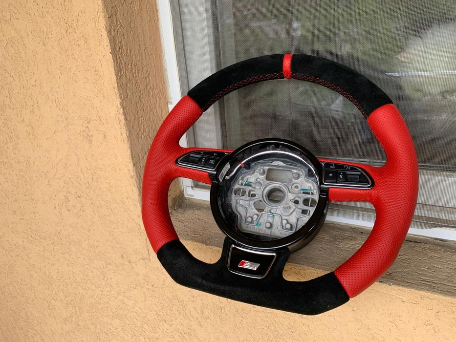 Volan Audi facut pe comanda,S-Line ca Nou,Piele rosie+Alcantara