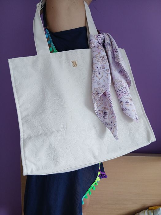 Vând geantă tote bag Victoria's Secret cu etichetă