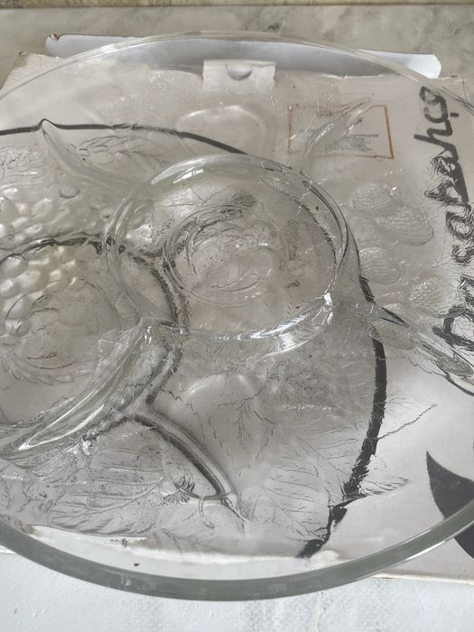 Продается менажница