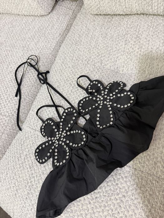 Топове, бюстиета, бодита ,блузи, потници, рокли Zara, LeGer, About you, Bershka, Nikole collection,Evis