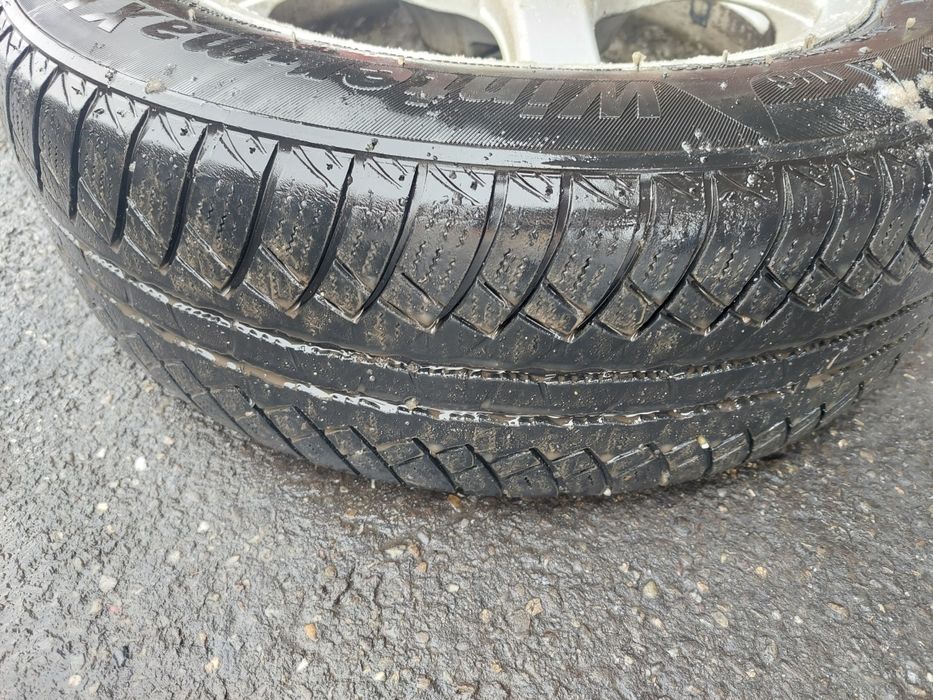 De vânzare jante logan +cauciucuri iarnă l
