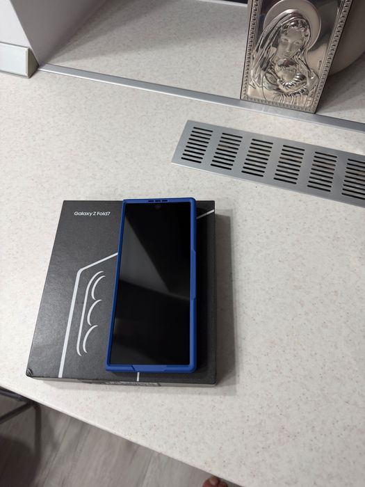 Samsung  galaxy fold 7Z