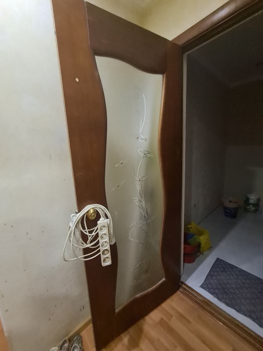 Продам двери б/у в хорошем состоянии